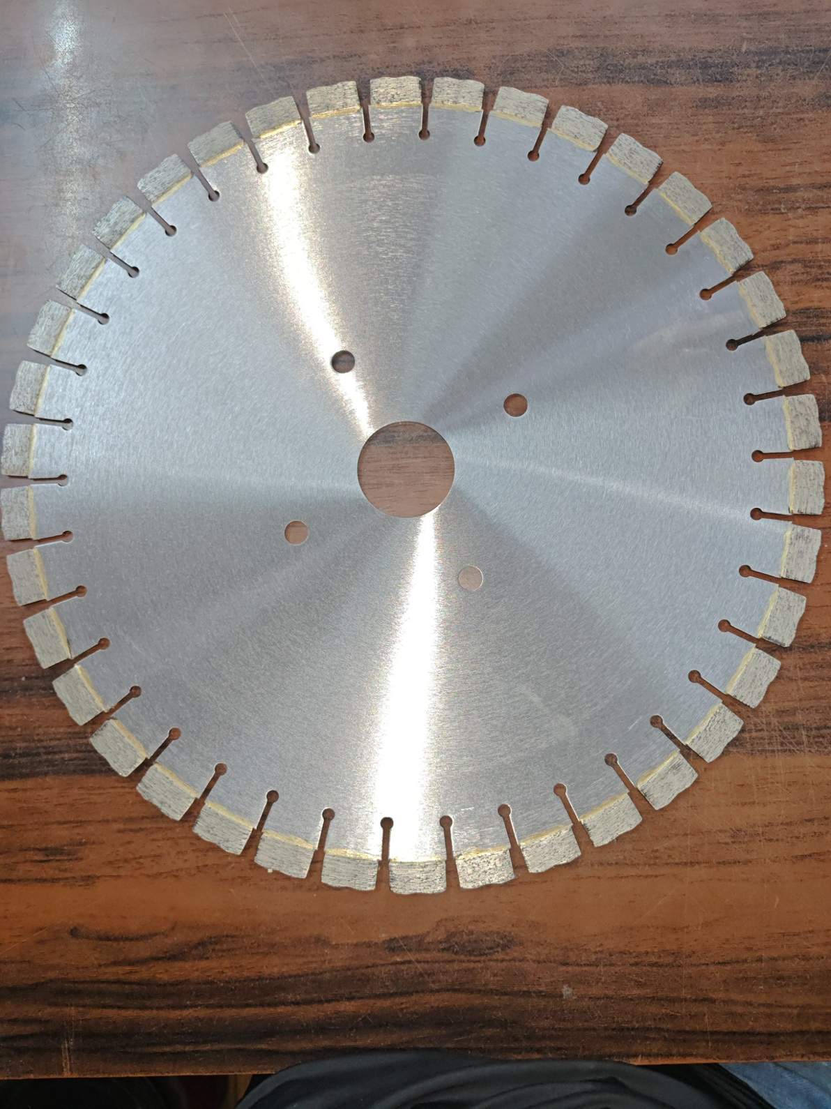 Diamond Shaw blade ready for granite cutting