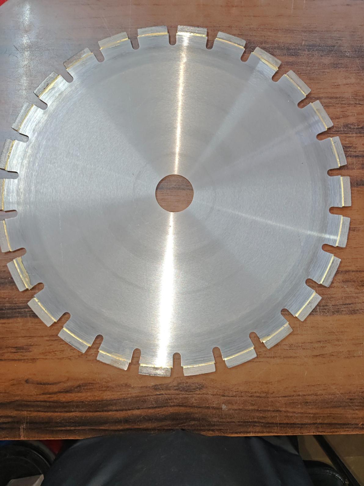 18 Inch Shaw Blade — Ready